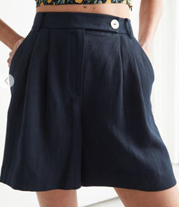 Can Older Women Wear City Shorts to Work?