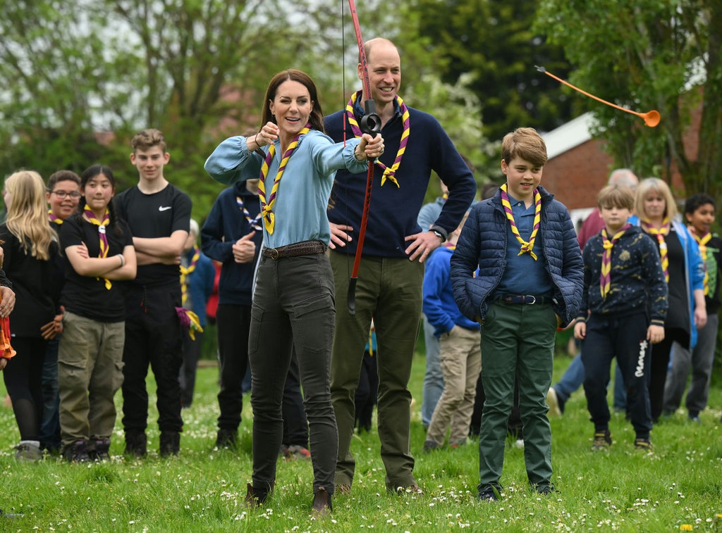 Princess Kate & William brought their kids along to ‘volunteer’ with the Scouts